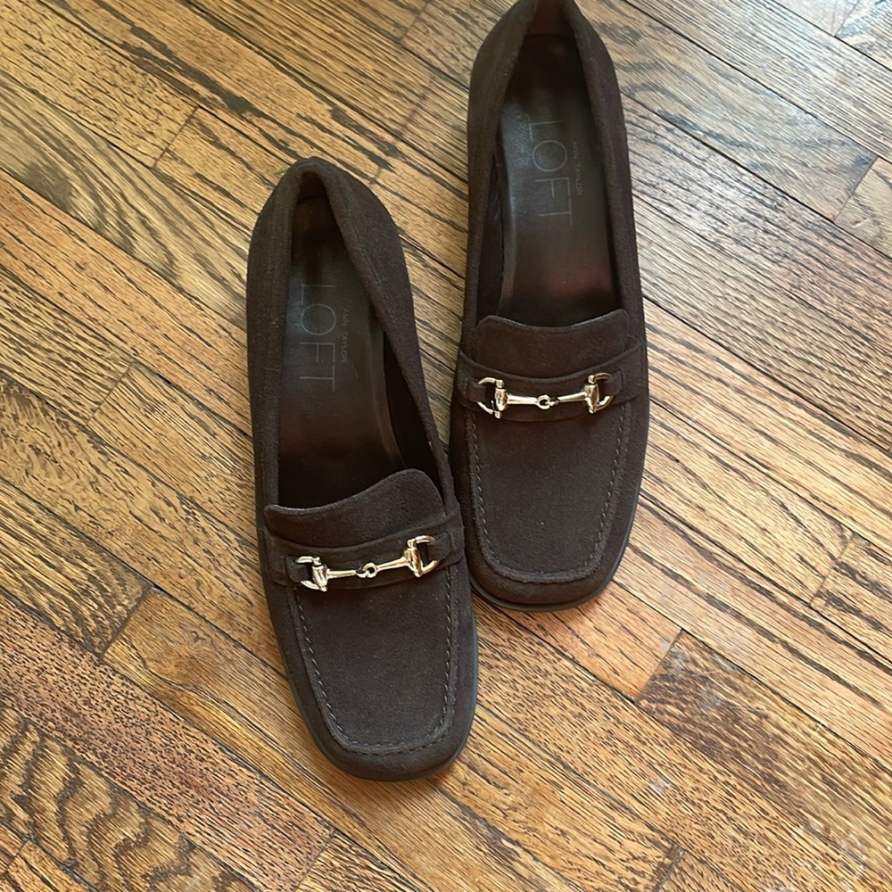 Like New Ann Taylor Loft Gold Bit Loafers.